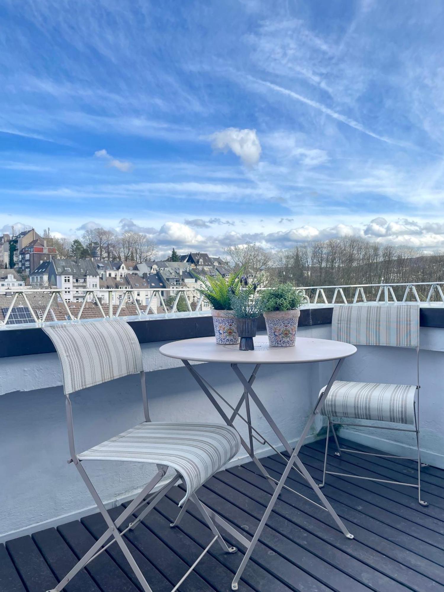 Helle Altbauwohnung Mit Balkon Im Briller Viertel Wuppertal Exteriör bild